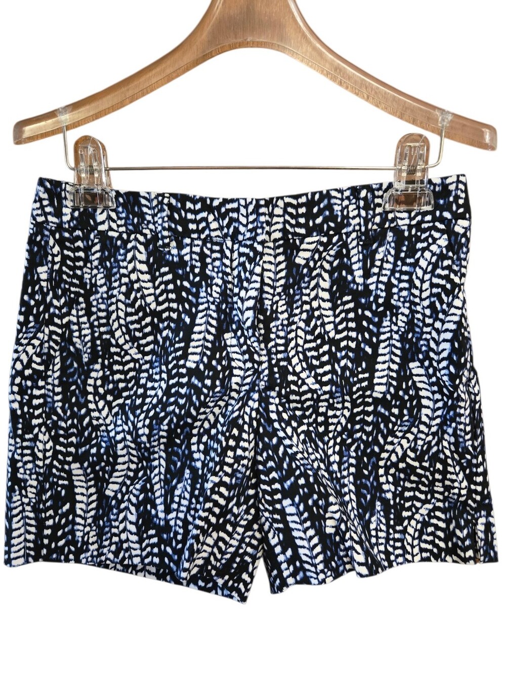 White House Black Market Navy and White Patterned Shorts size 0 short